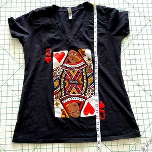 Queen of Hearts graphic tee